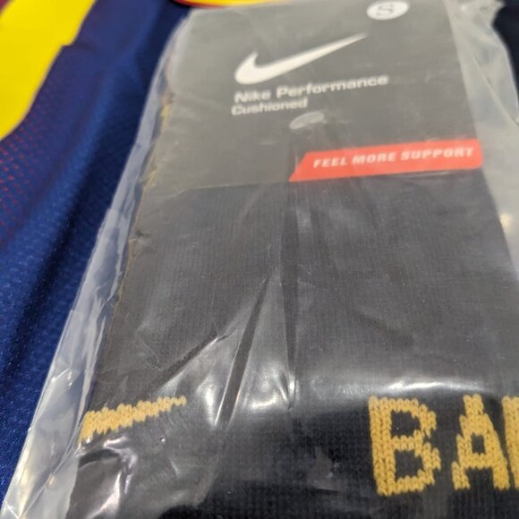 Messi #10 FC Barcelona 2012/13 Home Nike Youth Kit - Picture 14 of 16